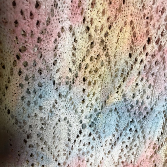 Crochet sweater by Lisa Robertson - Picture 4 of 6